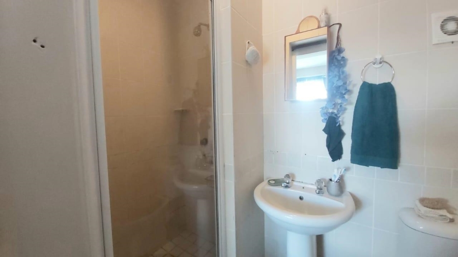 2 Bedroom Property for Sale in Heiderand Western Cape